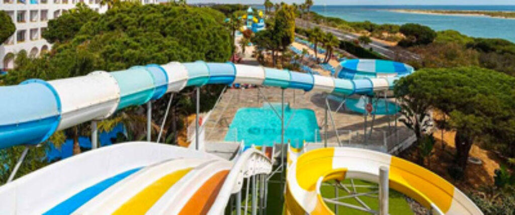 Toboganes para adultos para sentir adrenalina en el Playacartaya Spa Aquapark