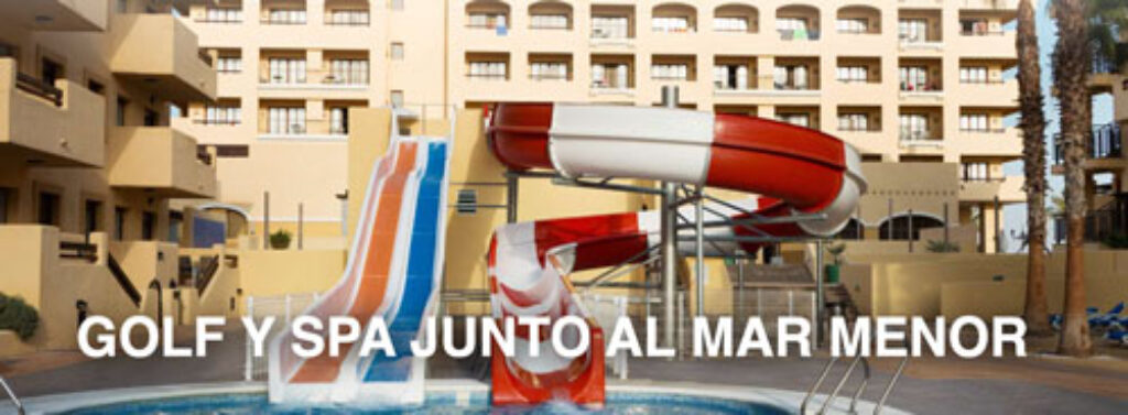 Hotel Senator con toboganes en el Mar Menor en Murcia